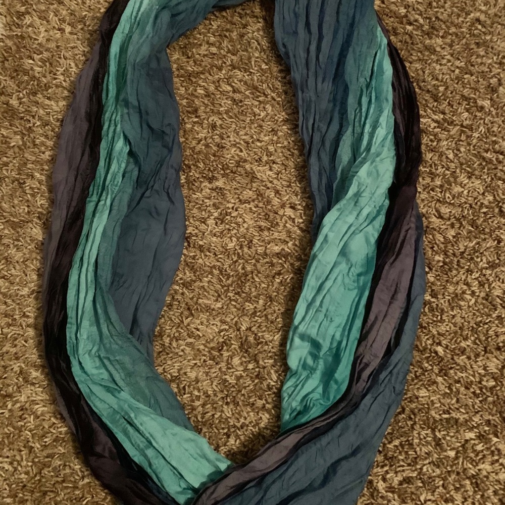 Scarf bundle - Picture 7 of 11